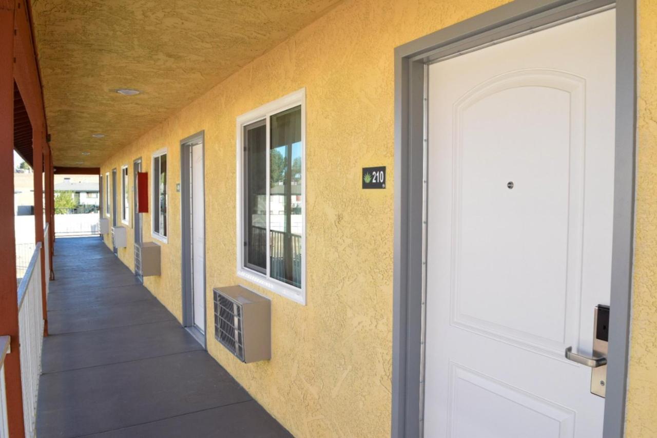 Mojave Inn Victorville Exterior foto